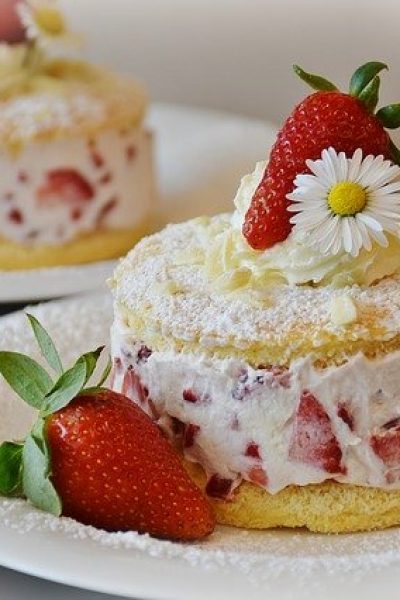strawberries-1353274_640